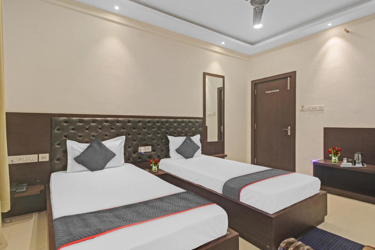 Super Townhouse Centre Point Inn Near Esplanade Metro Station Kolkata Ngoại thất bức ảnh