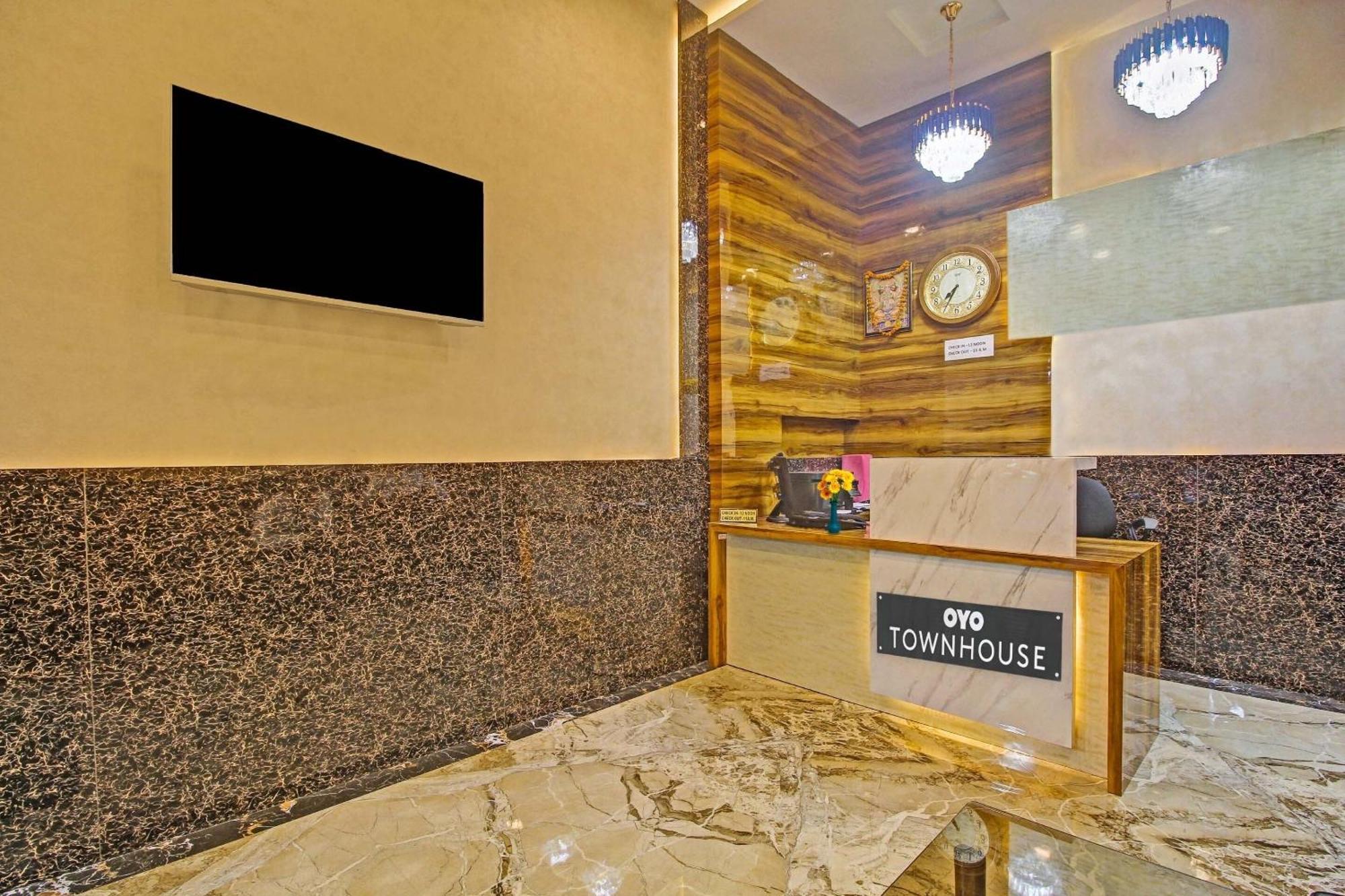 Super Townhouse Centre Point Inn Near Esplanade Metro Station Kolkata Ngoại thất bức ảnh